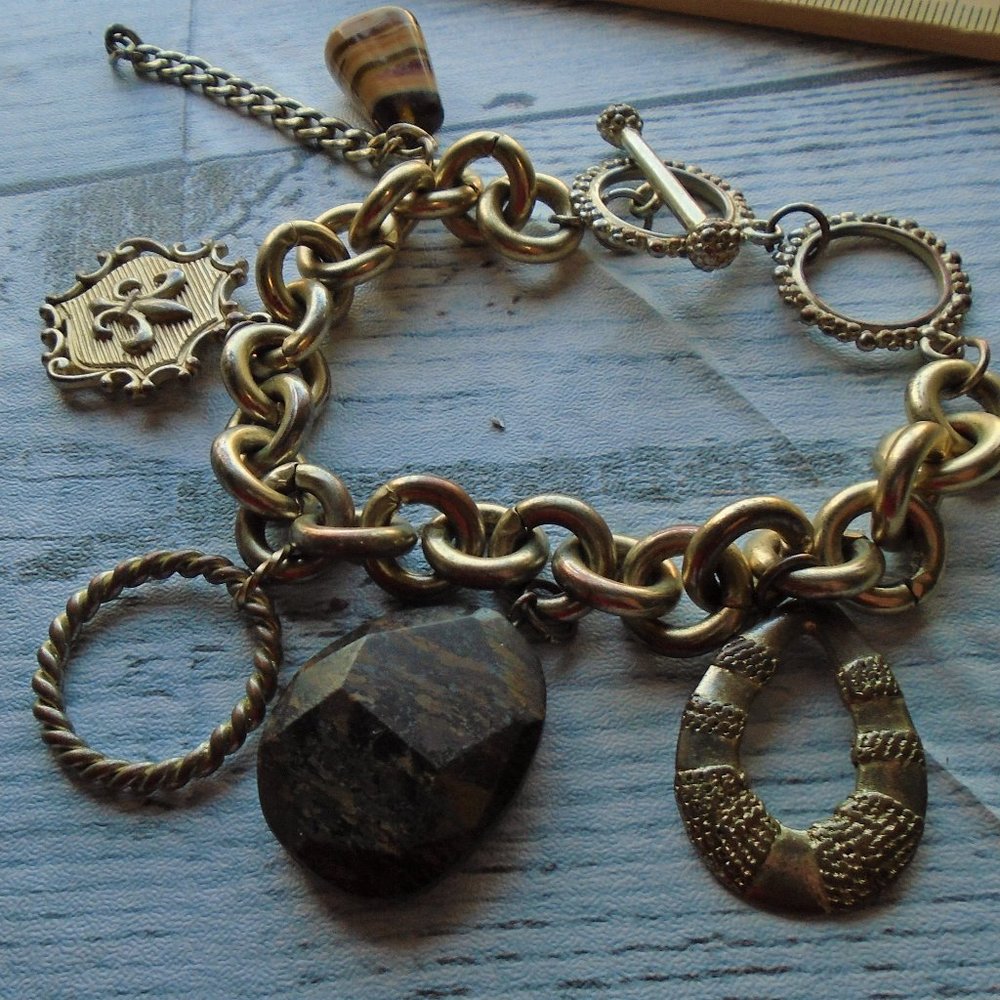 Gorgoeus grown up charm bracelet plus sized